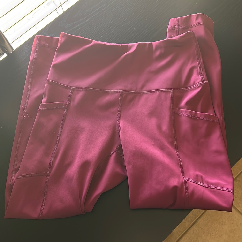Maroon leggings